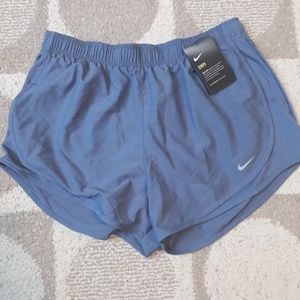 Nike shorts size Large